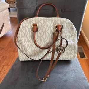 Michael Kors Signature Cindy Dome Satchel Crossbody Handbag Vanilla